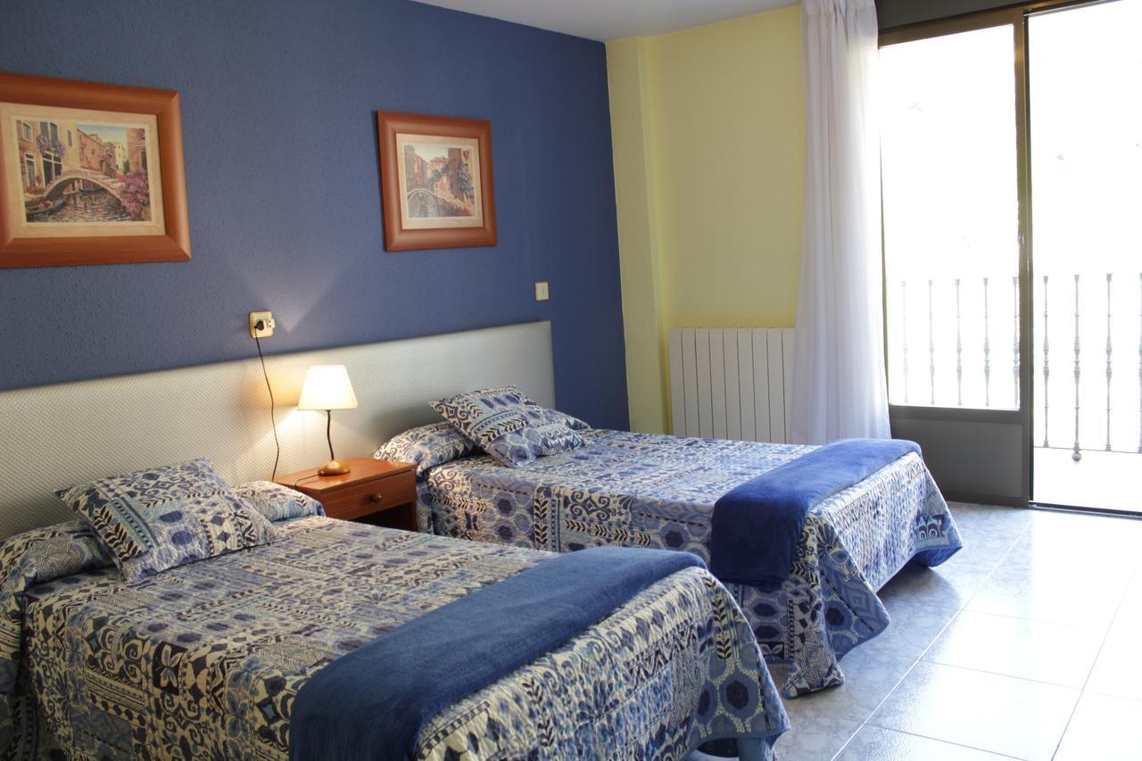 Hotel Parras Арнедильо Экстерьер фото