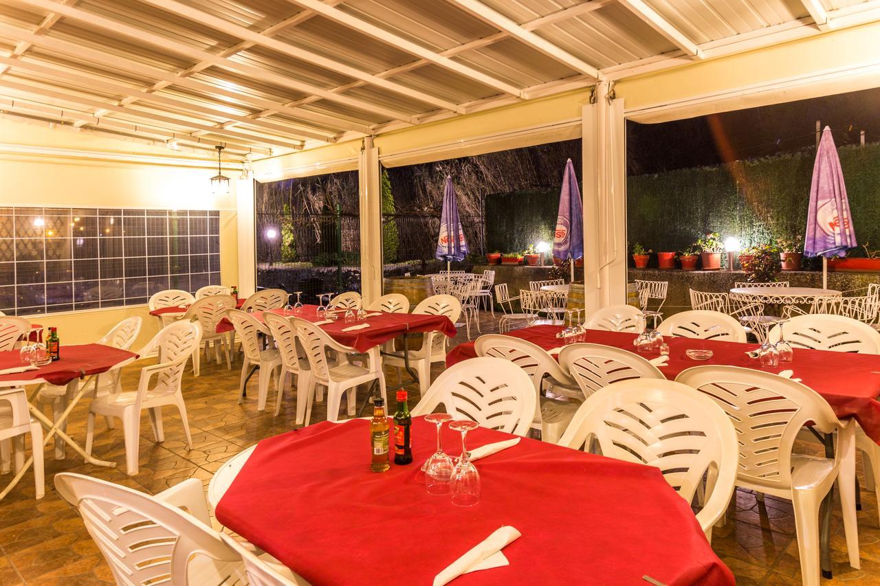 Hotel Parras Арнедильо Экстерьер фото