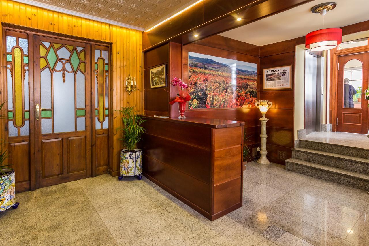 Hotel Parras Арнедильо Экстерьер фото